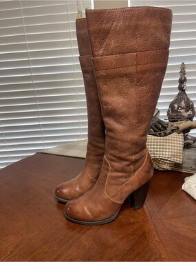 BOC LEATHER HEELED BOOTs
